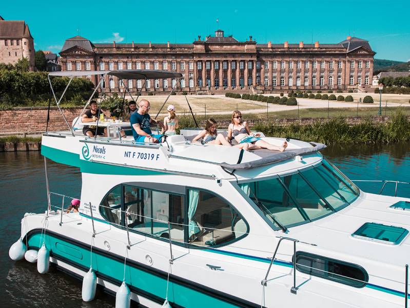 Two weeks : LAKES AND LUSH LANDSCAPES: Take a wild cruise on the Marne-Rhine canal - à partir de  euros
