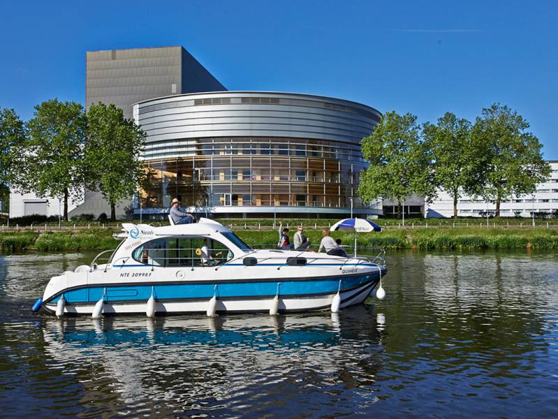 Weekend 2 days : A city break to Nantes by self-drive canal boat - à partir de  euros