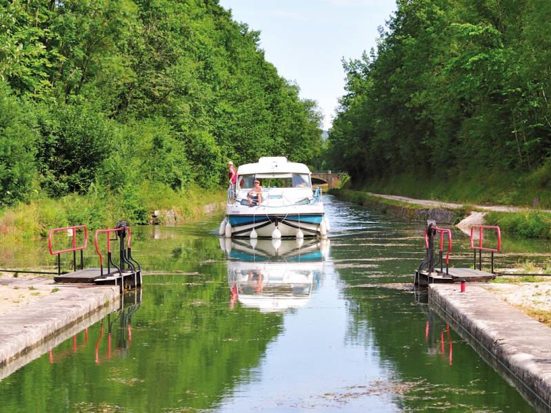 Weekend 2 days : A weekend escape on the River Yonne - from 490 euros