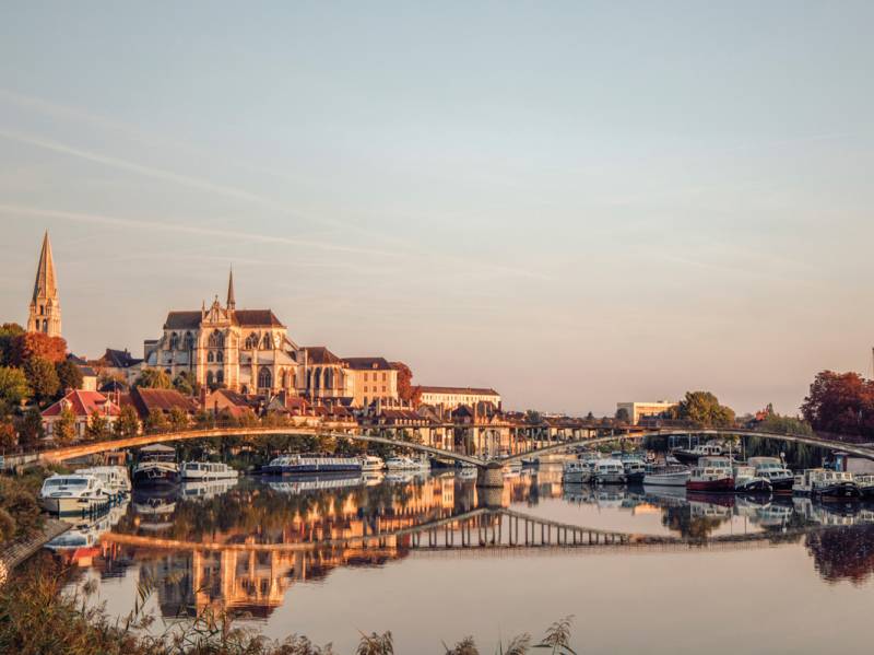 Short break : A canal boat adventure to Auxerre - from 636 euros